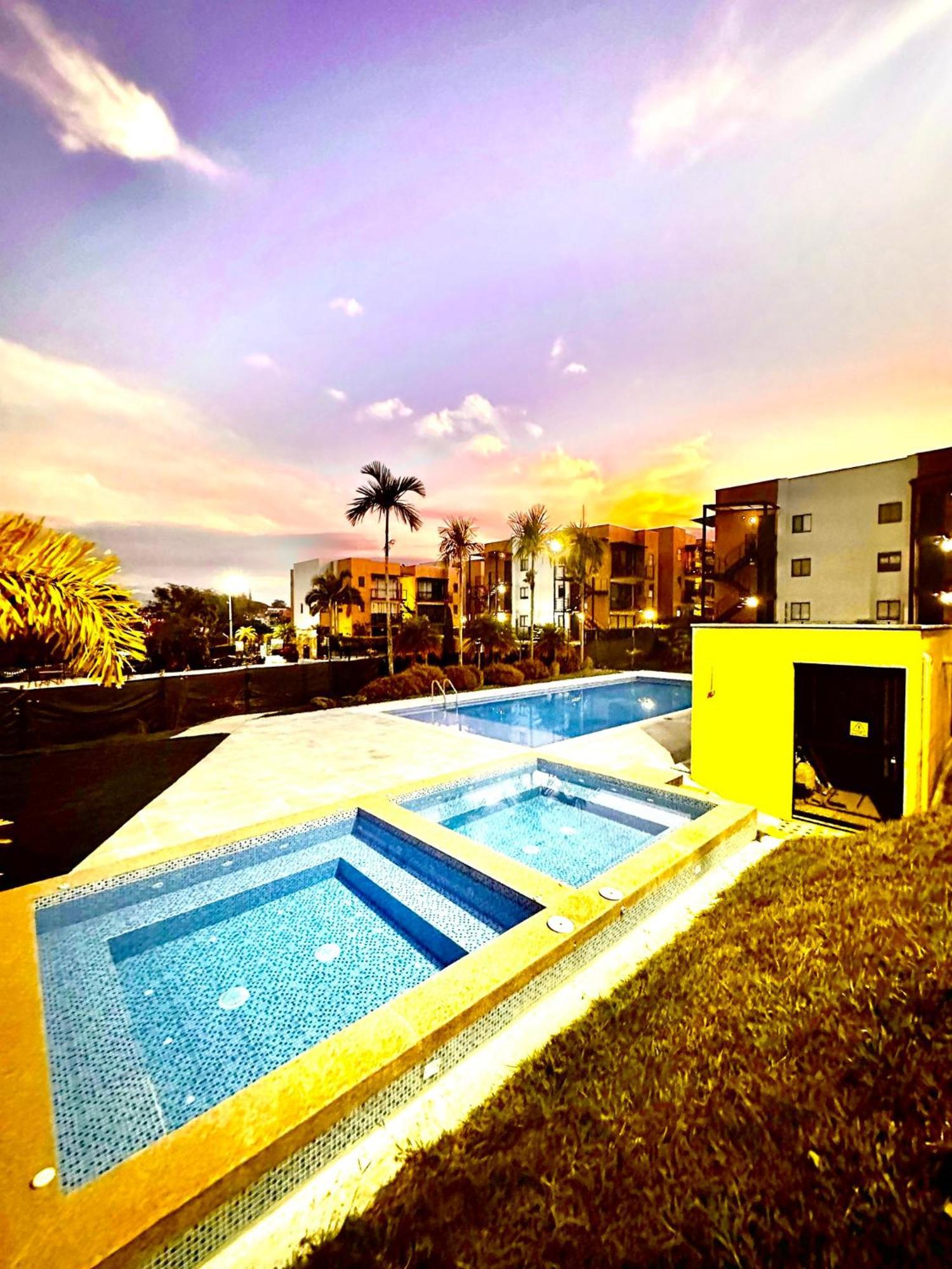 Apartamento Privado Vacacional A 5M Del Aeropuerto, 20 Minutos Del Parque Del Cafe Y Centro De Armenia Con 4 Piscinas, 3 Jacuzzi, Sauna By Molca Xperiences 2H Extérieur photo